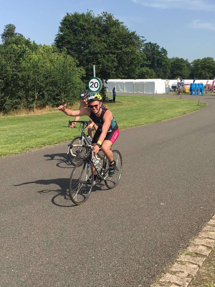 BNPPRE_UK's tweet photo. The last wave of the day at the @PropertyTri 2019! Keep going team! 🏃♂️@struttandparker @BNPPRE_UK #MakeYourMark #WellbeingAtWork #TriHards https://t.co/tGVvZ6zTil