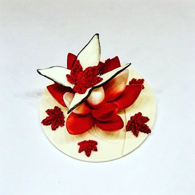 LockhartsChoco1's tweet photo. Happy Canada Day long weekend !!! #canadaday #canada #celebrate #chocolate #chocolateshowpiece #whitechocolate #proud #canadian #edibleart #chocolateartisan #yeg #yegeats #yegdesserts #yegevents #yeggers #madeinedmonton #customchocolate #chocoholic #choc… https://t.co/m9VBNGfEuF https://t.co/9iQpHc8xCw
