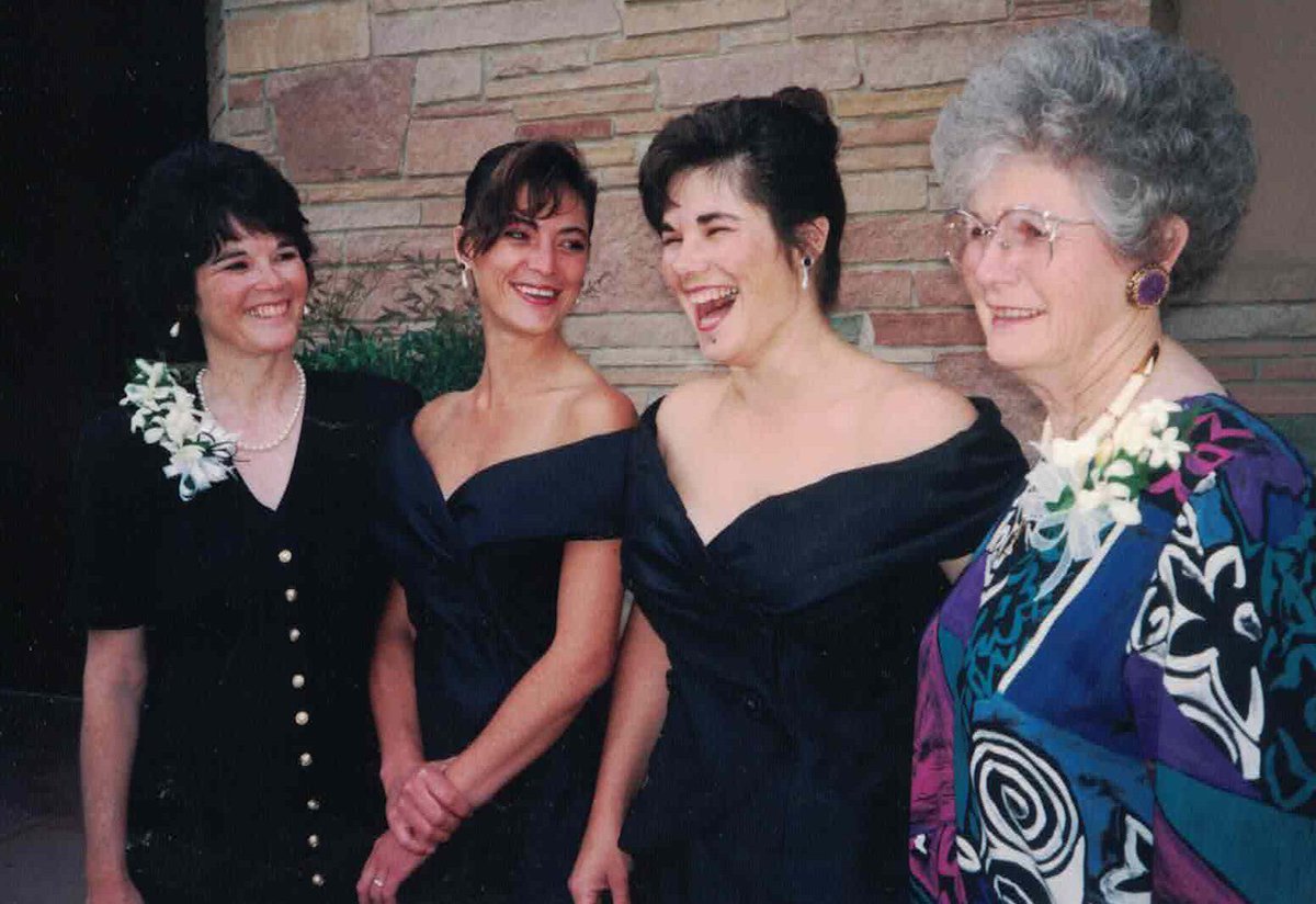 When Grampa says "pose" and your grandmother is shocked 😱🤣💦. . . But then we all laugh 🤣💦