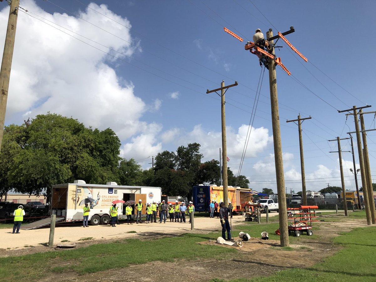 cpsenergy's tweet photo. Today the NextGen group is learning the ins and outs of a #LinemansRodeo practice - as our guys prep for the #TLRA #TxLinemansRodeo happening July 20!
#publicpower https://t.co/jrhimbERg9