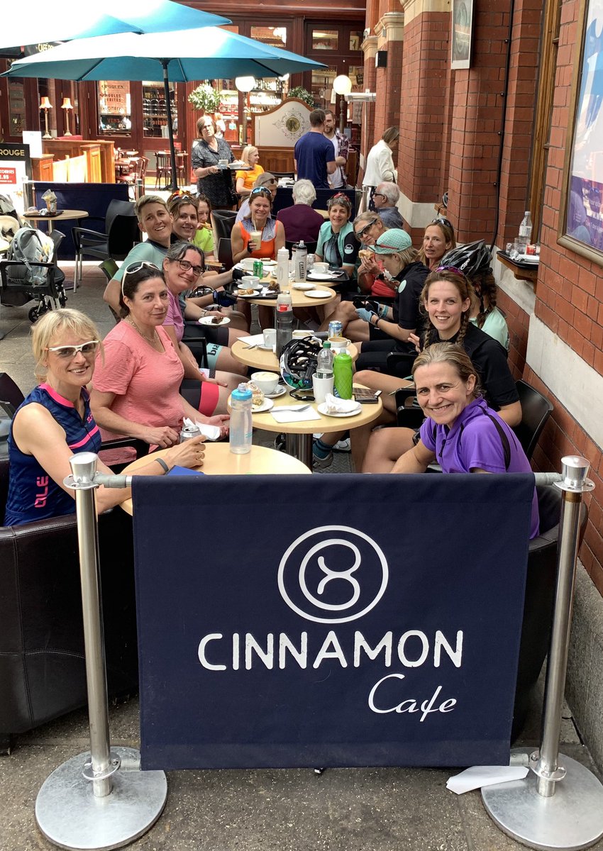Bia_Cycling's tweet photo. Fridays mean Ridedays! Bare arms and dark lenses- the ☀️ our in full force, &amp; so were our ladies! Wonderful ride on quiet lanes, through Windsor Great Park &amp; of course, ☕️+🍰 at Cinnamon Cafe. Happy Friday indeed! #FridayRideday #thepowerofℹ️ https://t.co/VZDWbcL9dG