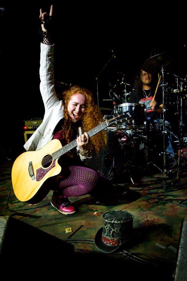 sophiaradisch01's tweet photo. 📸: rockxposure •••••••••• 🔥💎💯🥊 #toronto #rocknroll #redhead #ghsstrings #ghsartist #marshallamps #gibsonguitar #gibsonartist #americanhatmakers #rubyroxannedesigns #music #singer #songwriter #musician #concert https://t.co/ziv1fiLyMp