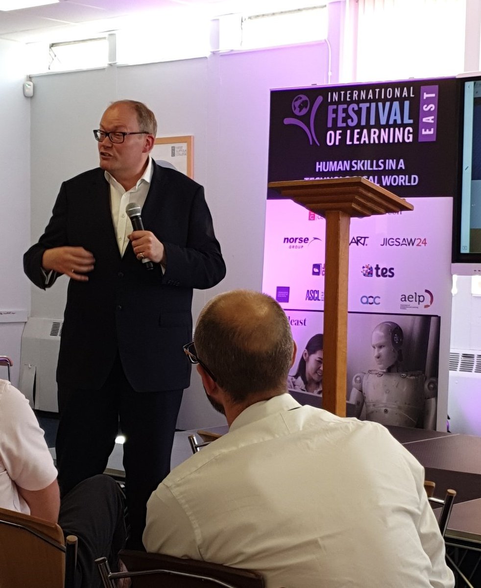 sophie_lander's tweet image. Listening to the brilliant @HENLEYDARREN sharing his thoughts on 'Why Creativity Matters' rounding up an interesting day at #IFLEast @WestSuffolk