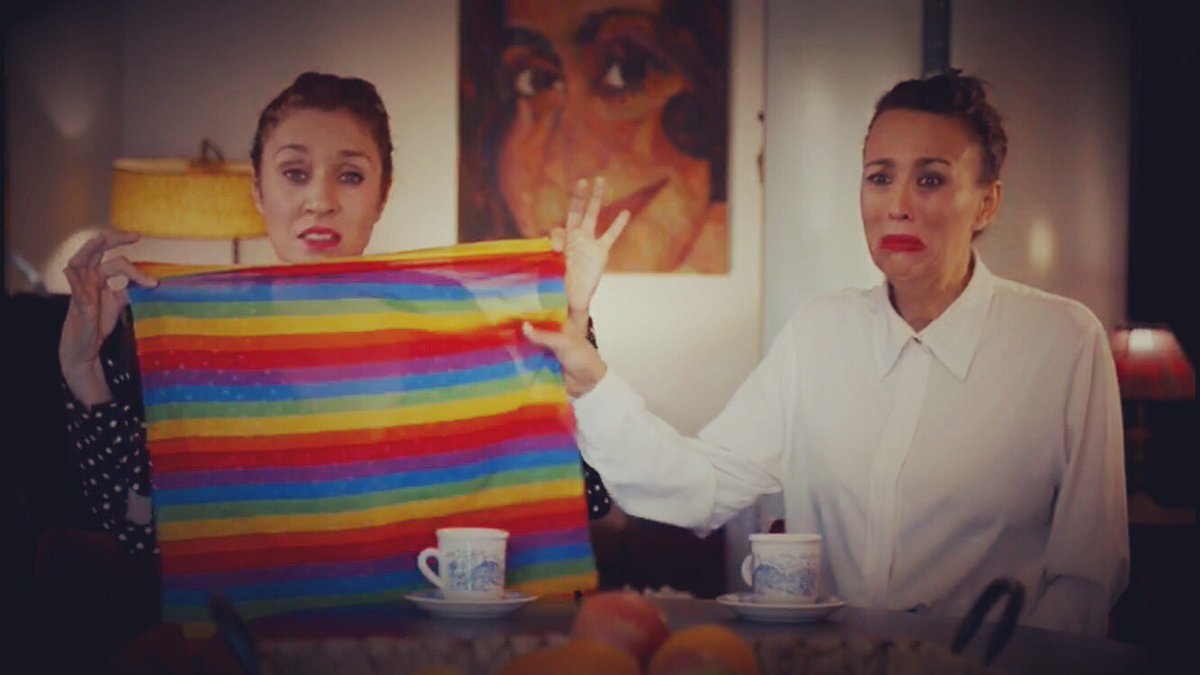 No porque no lo entiendas significa que esté mal. #OrgulloLGTBI #OrgullosamenteLibres #OrgulloGay #Orgullo2019 <a href="/lasrarasduo/">Estoy Rara</a> <a href="/angelacondeb/">Ángela Conde</a> youtu.be/eeAxCKy3vlk