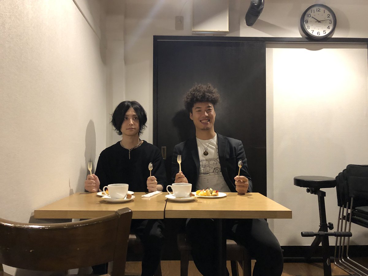 reico0406's tweet image. 今日はこばやんさんとしょうさんデュオ(びんコーラ改めLIQUIDmode)@CABIN🎺🎹
お2人の空気感と素敵な音楽にまったり癒されました☺️🍀
こばやんさんの紡ぎ出すフレーズ本当好き✨こばやんさんみたいな🎺吹けたらな…0.5ミクロンでもいいから近づきたい…まだそんなレベルじゃないけど😚#LIQUIDmode