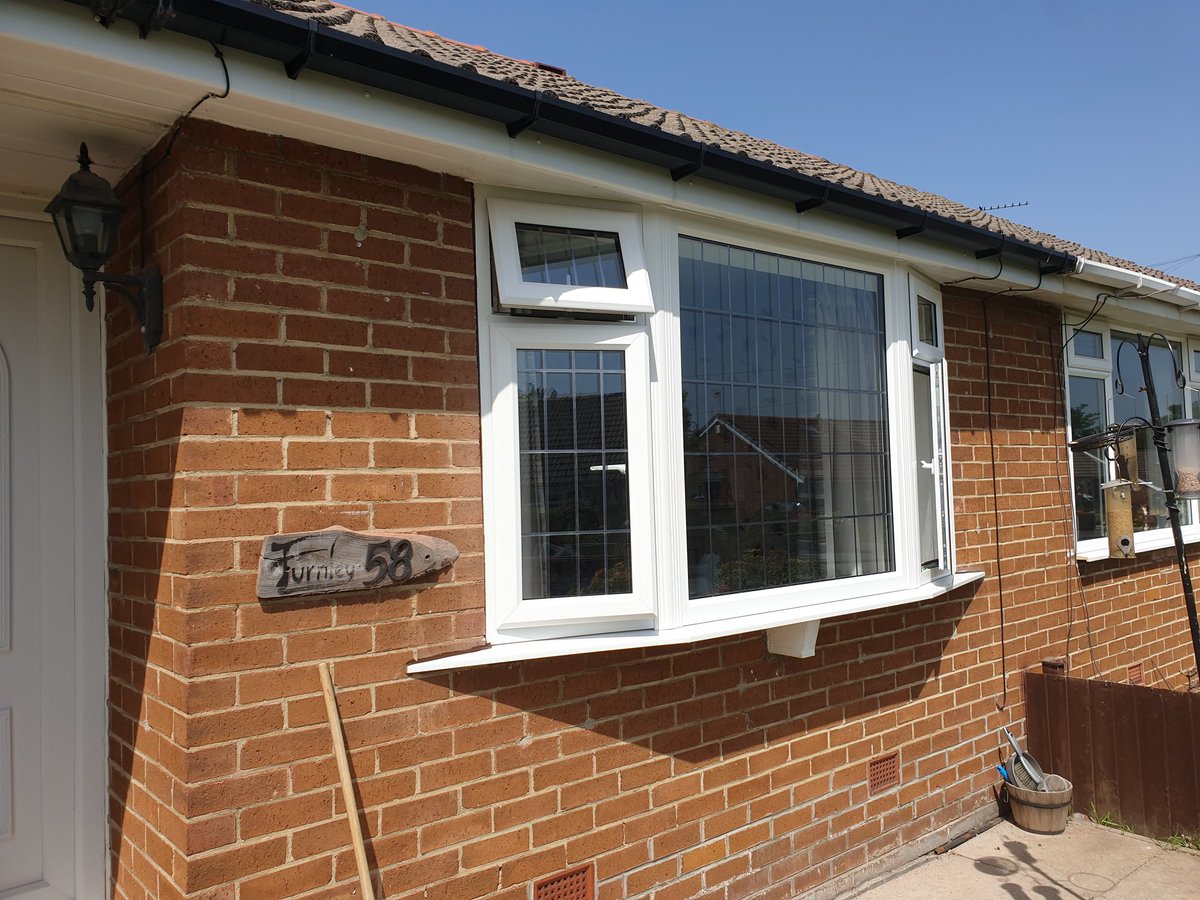 GSJoineryYorks1's tweet photo. Latest job installing new windows to this property, note the internal window having the lock installed on the outside for ease of opening due to kitchen sink restricting access on the inside. #builders #joiners #upvc #windows #fenestration see https://t.co/WPOCQ8ADsk for more https://t.co/uhVJQe4lag