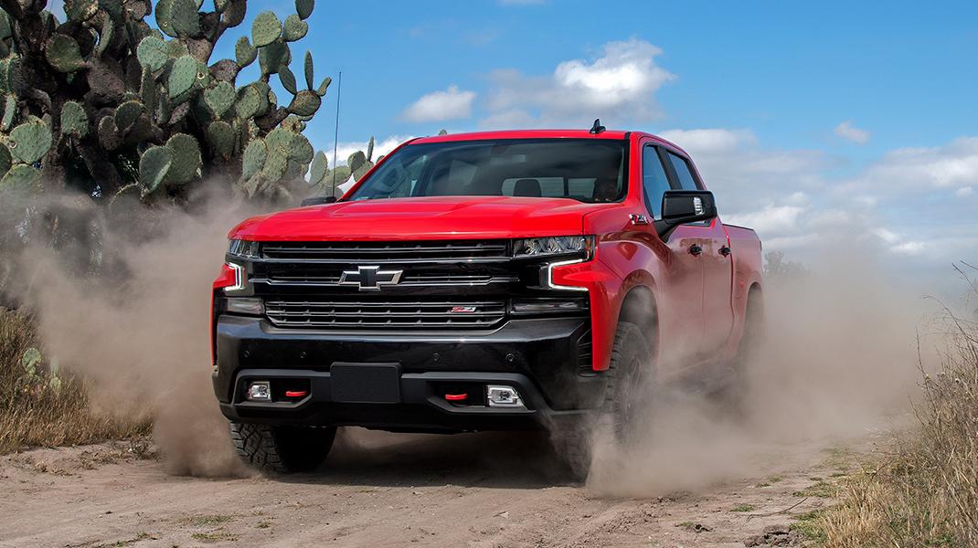 ChevroletMexico's tweet image. La suspensión todoterreno elevada en 2" de #ChevroletCheyenne Trail Boss, refuerza su auténtico espíritu off-road.