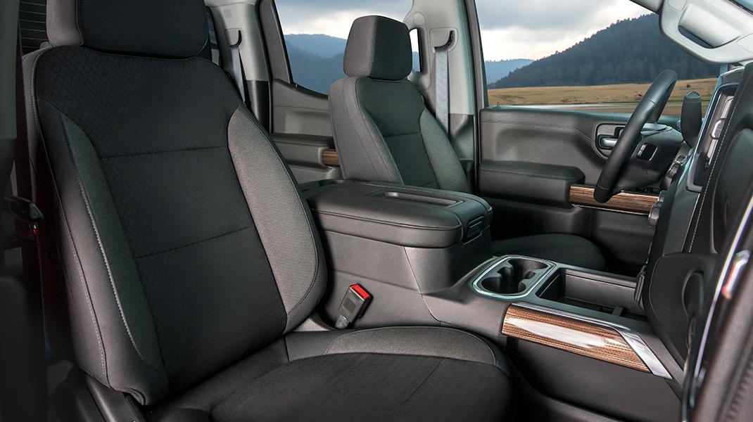 ChevroletMexico's tweet image. La suspensión todoterreno elevada en 2" de #ChevroletCheyenne Trail Boss, refuerza su auténtico espíritu off-road.