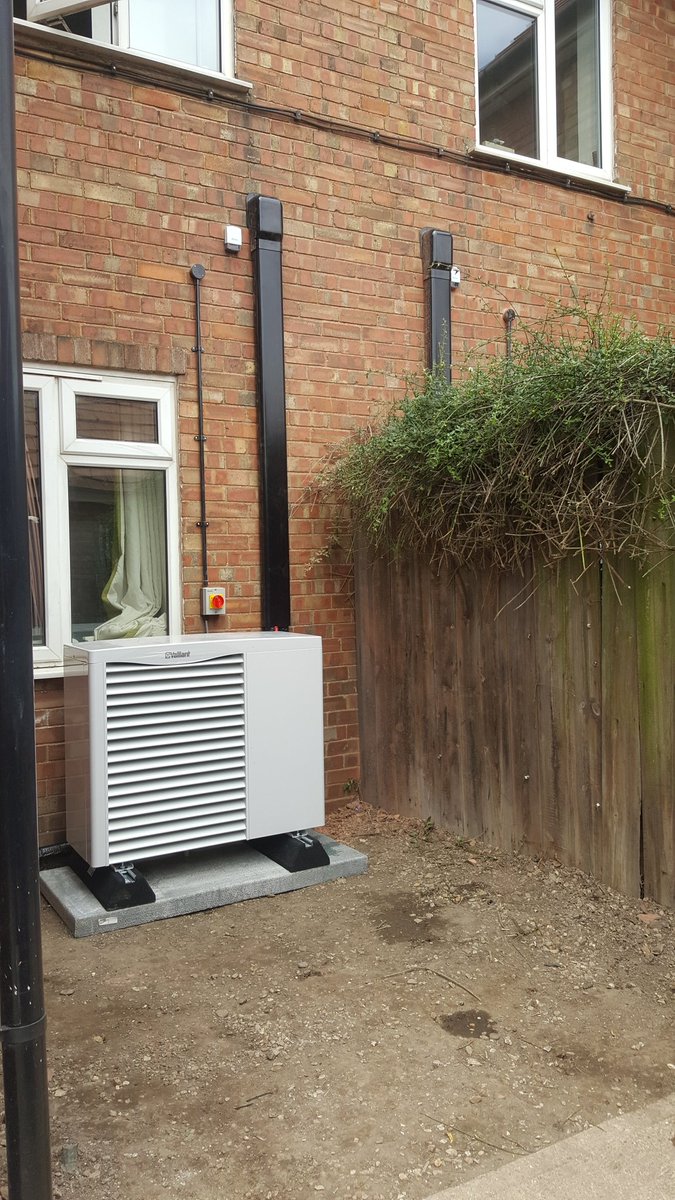 Well it is easier when they are next door to each other makes the day go better <a href="/mark_vaillant/">Mark Burton</a> <a href="/S1Whysall/">Si Whysall</a> <a href="/PumpHouseLtd/">DiversiTech International</a>