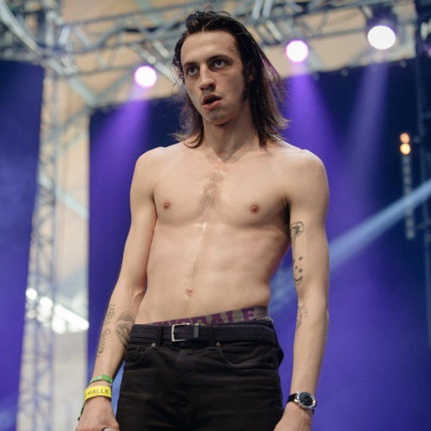 Quand ton crush te regarde comme ça, tu as tout gagné 😍<a href="/romeo/">d</a>.elvis au Festival Crossover, ça arrive bientôt ! 🙈
Billetterie dans la bio 🎫
 #FestivalCrossover #ilovenice #nice06 #frenchriviera #crossover #cotedazurfrance #musique #cotedazurnow #frenc… ift.tt/2KHv4od