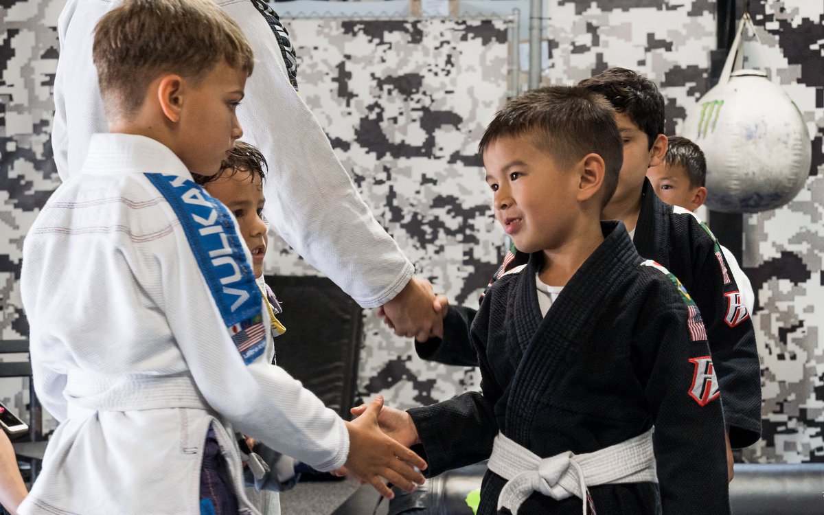 One of the fundamentals of our kids jiu-jitsu program is learning the value of respect for their teammates. 🙏

For more info about our kids' martial arts program 👉 hbutc.com/classes/Kids-M…  
#hbutc #kidsmma #kidsjiujitsu