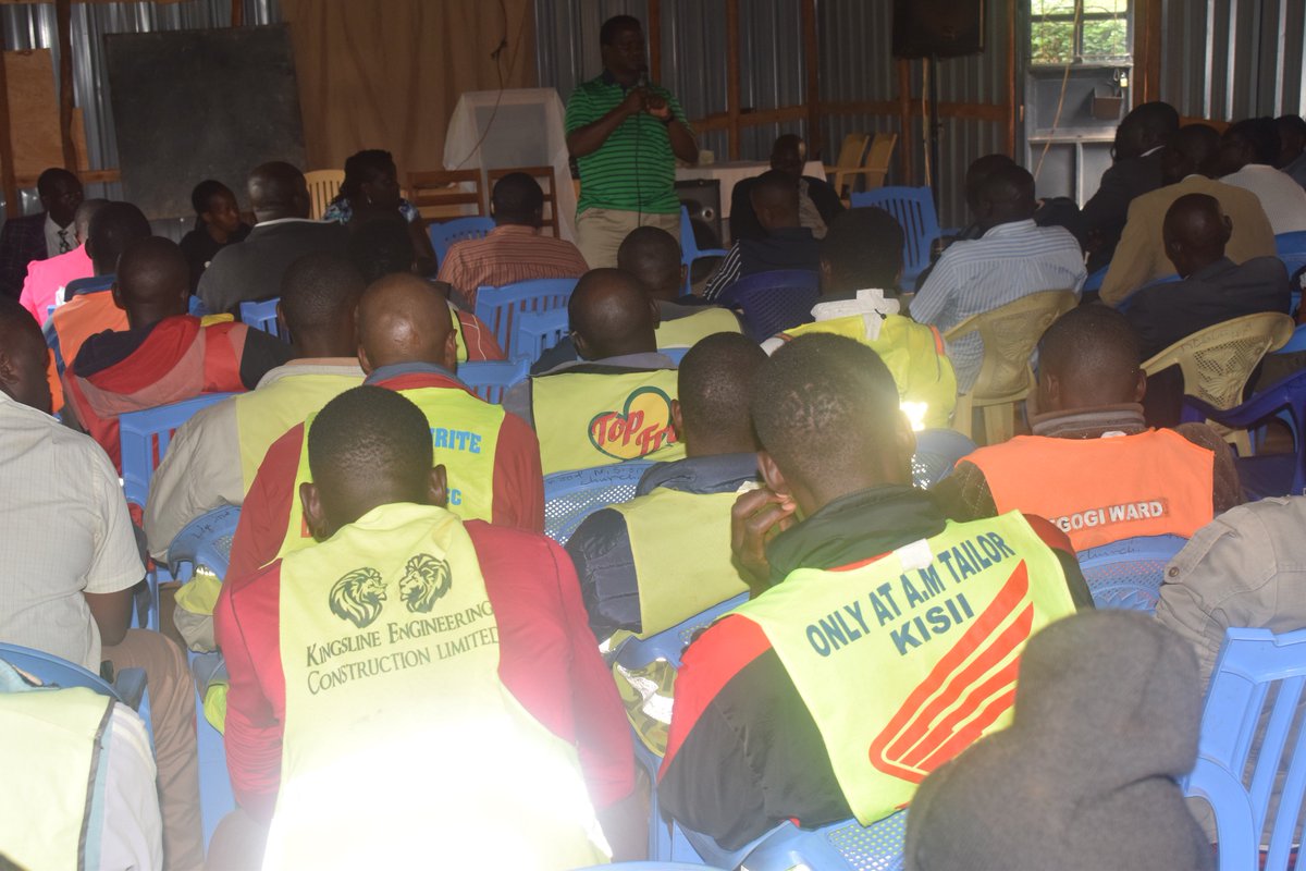 CecomeOfficial's tweet image. Meeting with Bodaboda from Kegogi Location sensitizing them on #SGBV and Teenage pregnancy. 
#SRHR #GBV #EndGBV
@GBVnet @UNFPAKen @MsichanaKuria @GBVNews