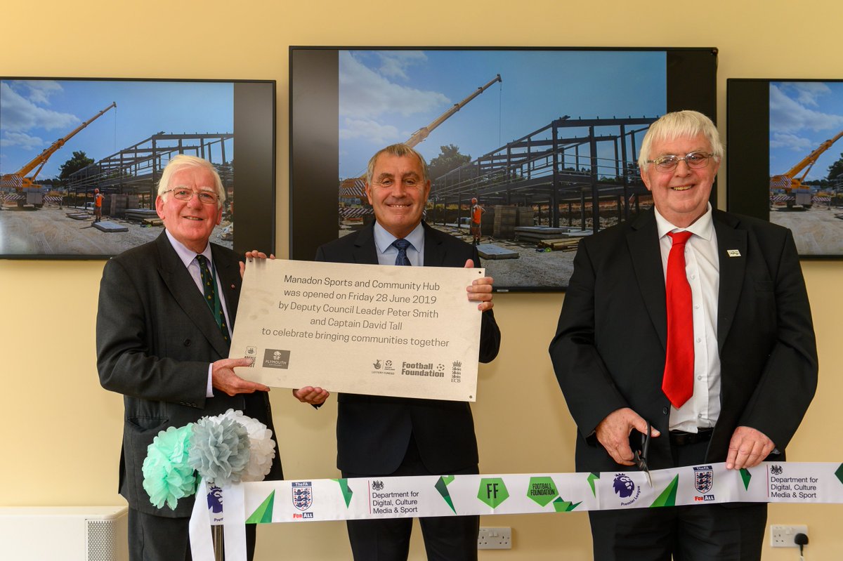 Football legend @Peter_Shilton returns to #Plymouth for the official opening of our new @ManadonSportHub today!

Read all about it here: bit.ly/Manadon

A big thank you to our funding partners who made it possible:
@plymouthcc @Sport_England @FootballFoundtn @ECB_cricket