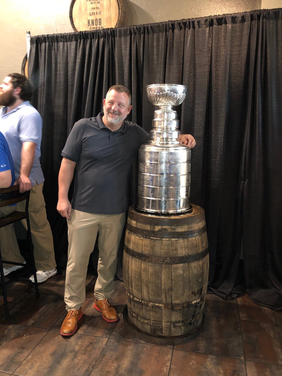 CruncherBlock83's tweet image. Stanley Cup spotted  “Now”
@ Gamlin Whiskey House in Central West End @GamlinWH,@stlcuptracker, @BluesCupTracker @STLBluesPodcast @NHL