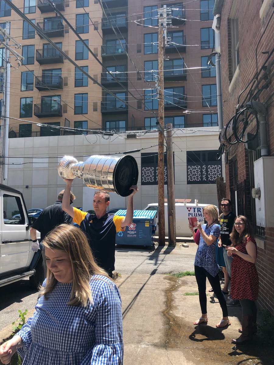 CruncherBlock83's tweet image. Stanley Cup spotted  “Now”
@ Gamlin Whiskey House in Central West End @GamlinWH,@stlcuptracker, @BluesCupTracker @STLBluesPodcast @NHL