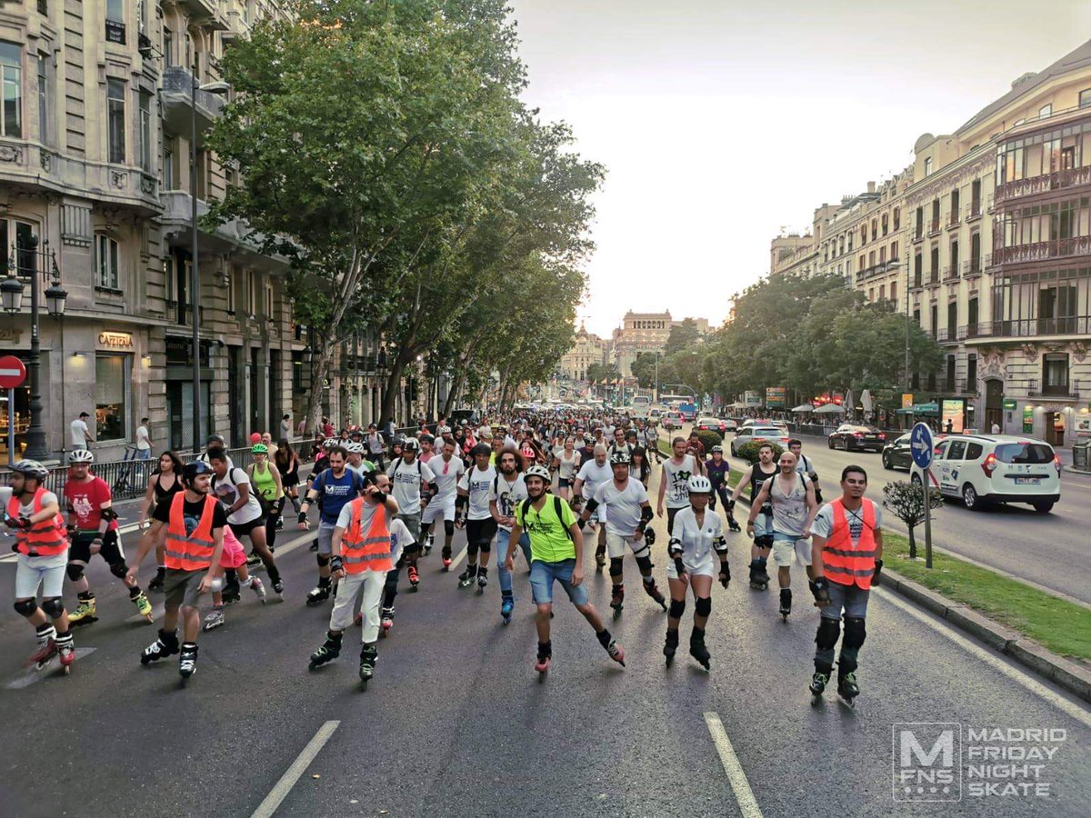 MadridFNS's tweet image. 👉Reivindicamos el patinaje x la calzada. 1 vez al mes recorremos la ciudad y reclamamos nuestro espacio
👉Sal a la calle, patínala y reclama el espacio tú también
👍Creemos que es posible compartir calles con otros tipos de vehículos. ¿Lo haremos algún día?
#PorUnMadridPatinable