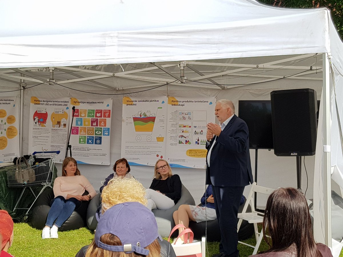 #festivalsLAMPA #LAMPA2019 <a href="/zaao_lv/">ZAAO</a> Aivars Sirmais par bioloģisko atkritumu apsaimniekošanu. #atkritumi #škirot #pirktmazāk #dzivotzali