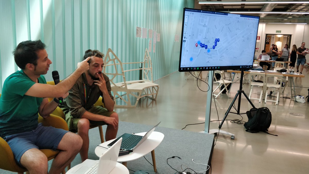 TBKmedialab's tweet photo. Tercera jornada de #summerlab19 avanzando en los proyectos. Bizibideak - caminos escolares ha prototipado una solución sencilla para diagnosticar zonas de forma colaborativa #datosypoder @carlescamara #haurrenhiriensarea https://t.co/r7oAYsgWyl