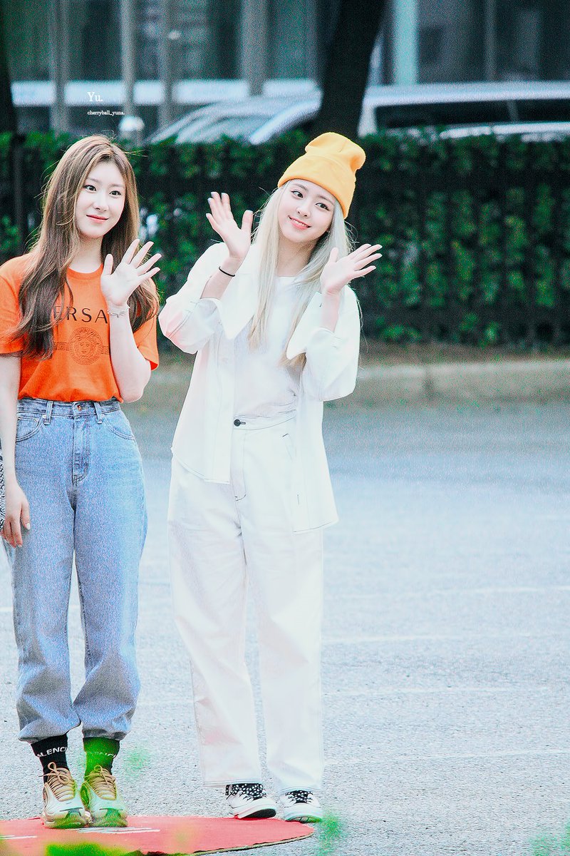 cherryu1209's tweet photo. 190628 뮤직뱅크 출근 https://t.co/b0JdfErDPq