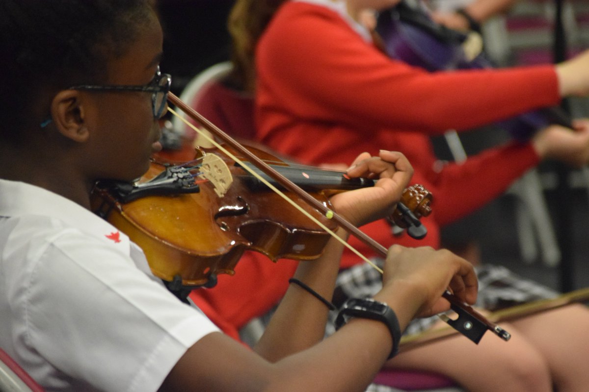 BedfordModern's tweet photo. Our Junior School musicians and singers have been hard at work this week rehearsing for their Summer Concert this evening.  All those who are joining us are certainly in for a treat. What a wonderful way to start the weekend! #summer #music @bmsmusic1 https://t.co/Fu8KZGBvQ4