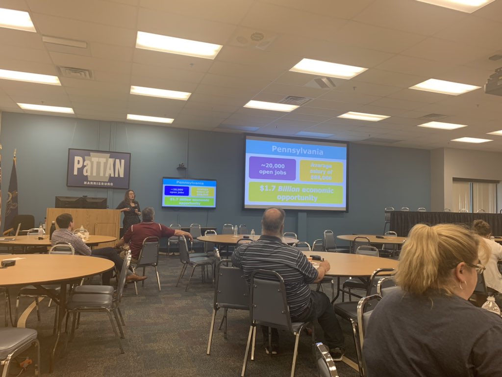 pattanupdates's tweet image. Great lunch keynote closing with Katie from @codeorg #CSforAllPa