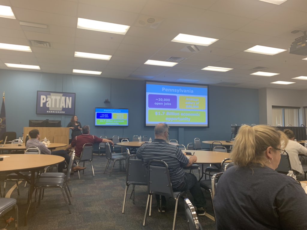 pattanupdates's tweet image. Great lunch keynote closing with Katie from @codeorg #CSforAllPa