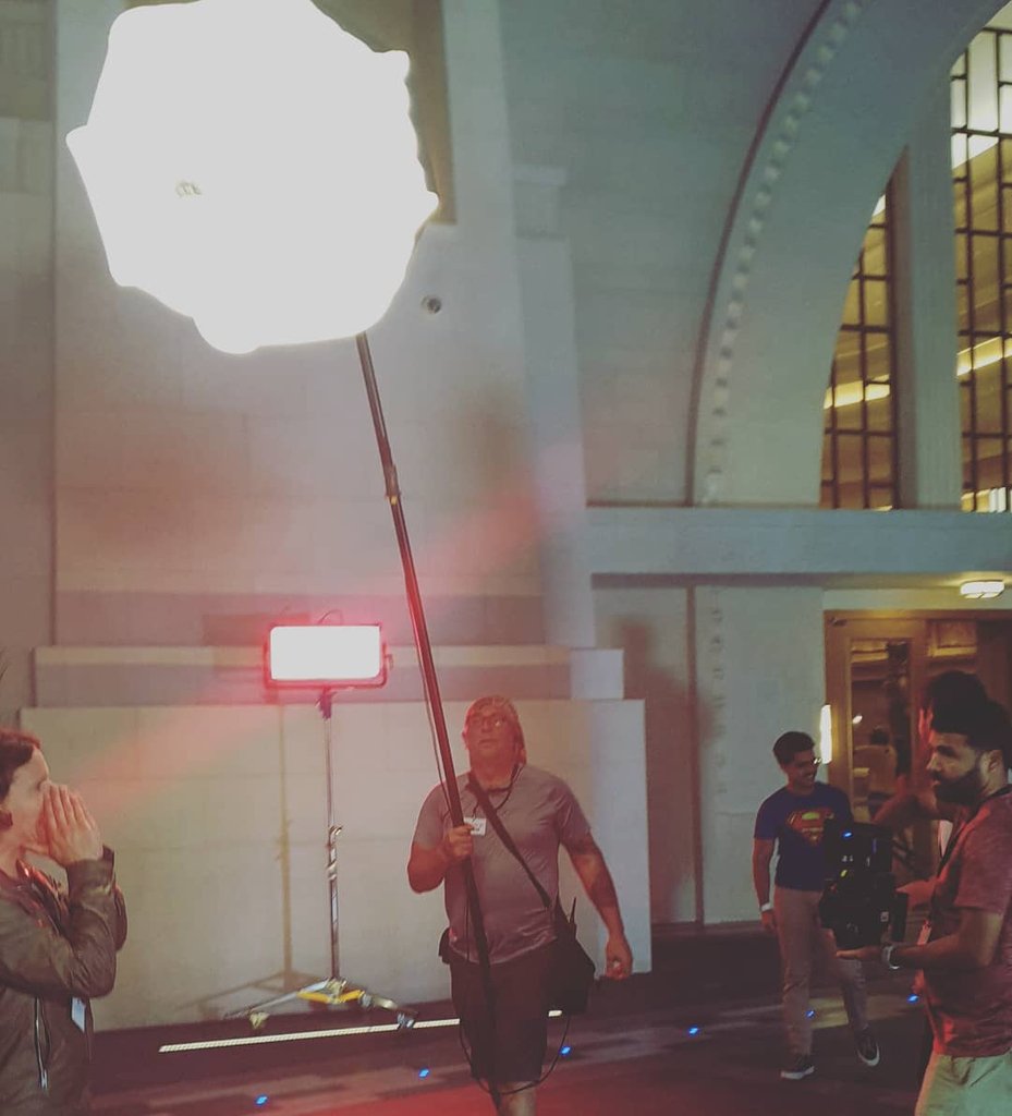 DoPchoice's tweet photo. Repost @nerdgaffer
#handheldlight
#aladdinlights #allin2 rigged (ahem, cabletied) inside a #dopchoice #dopsnapbag lantern for a mobile, soft light. Sometimes you just have to make things work with what's available
#onset #keygrip #bts #gafferslife #filmmaking #setlighting https://t.co/7SjKm8J2Fm