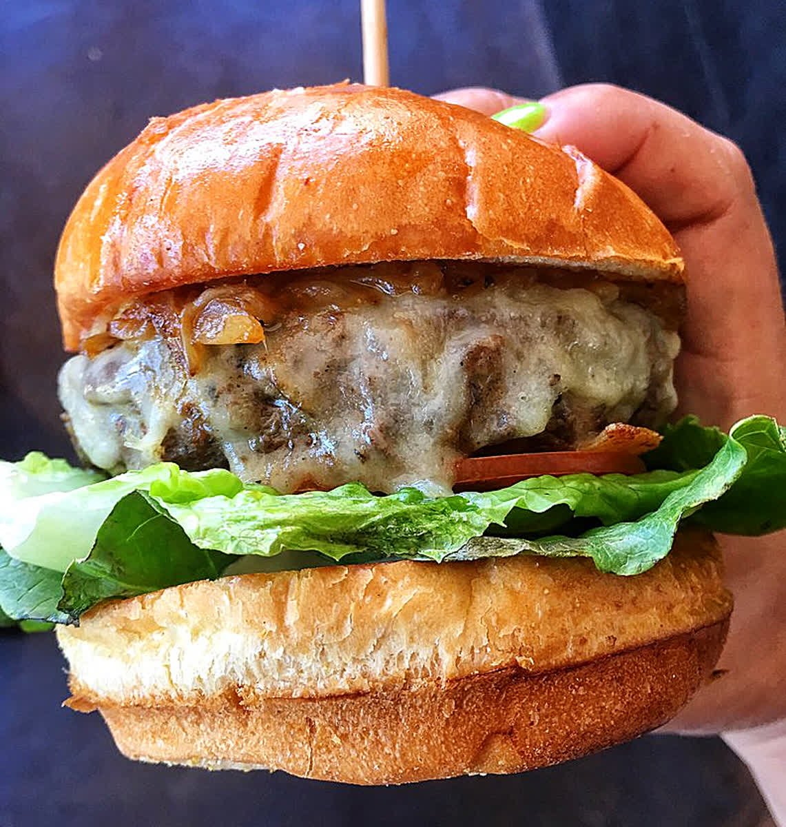 RockandReilly's tweet image. When life throws you a burger... Eat it. 
.
#rockandreillys #irishpub #goodeats #bar #labar #layelp #foodporn #drinkup #restaurant #goodtimes #burgers #food #foodporn #yum #nomnomnom #juicyburger