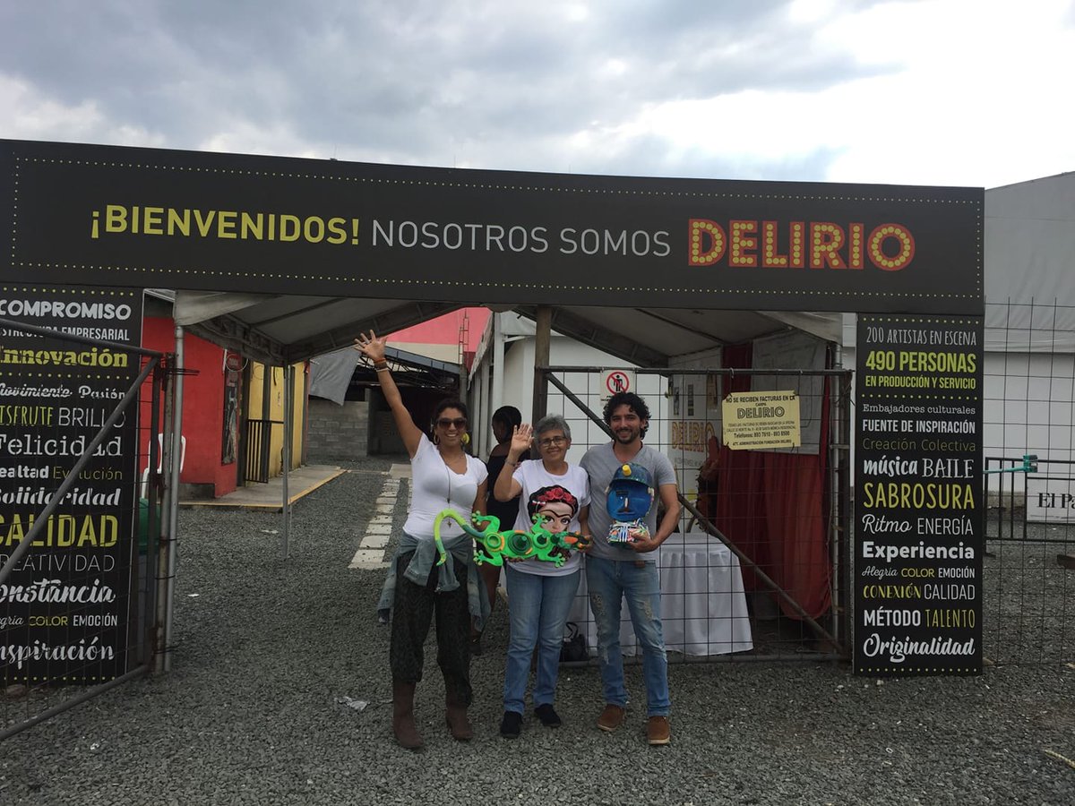 EcoPazifico's tweet photo. Estas esculturas de #Mapare se encuentran en @deliriocali en el hermoso escenario selvático de su ultimo show. Encuentralas durante tu próxima visita al mejor show de salsa del mundo! Una de estas esculturas ya ha vuelto a su hogar dulce hogar. sabes cual? #MyriamHerrera #Kaggen https://t.co/uXxMXW3RZ9