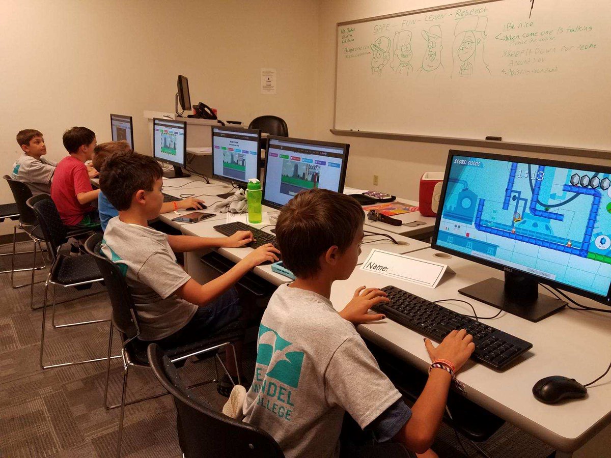 BlackRocketLLC's tweet photo. Kids competing in our first #eSports tournament of the summer. Creating safe spaces for kids to design, game, and compete! Check out Sembly and play for free https://t.co/z4SnGwxwvl #esportsedu #STEM #STEMeducation https://t.co/DJENXldF5B