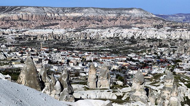 Looking out over #Cappadoccia, #Turkey ⠀
Photo: Martin Klimenta⠀
#TurkeyTravelwithMIR #turkeytravel #turkeytourism #visitturkey #visitcappadoccia #westernturkey #comeseeturkey #travel #tourism #wanderlust #worlderlust #beautifuldestinations #instapassp… ift.tt/2Njnv97