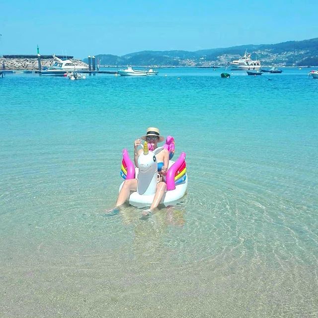 yesimagen's tweet photo. https://t.co/Fi6fPIDHjx Creo q no paso desapercibida🙈🙈😂😂😂😂
#sun #summer #weekend #findesemana #happy #risas #vida #unicornio  #flotadorunicornio #disfrutar https://t.co/1Lxdts3PUb