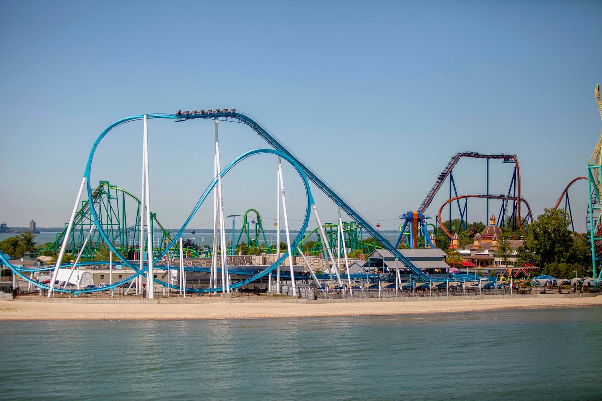 cedarpoint's tweet image. Thank YOU for voting us:

🎡 Best Amusement Park 
🎢 Best Roller Coaster (Steel Vengeance) 
🏨 Best Amusement Park Hotel (Hotel Breakers) 

in the @USATODAY @10Best Readers' Choice Awards! 
Read more about it here: bit.ly/2FGglWh