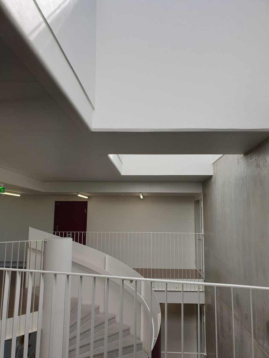 Oi, olisinpa opiskelija, asuisinpa Hoasilla Kumpulassa! Kävin ihmettelemässä sähkölukon toimintaa, mut oikeesti olisin halunnut muuttaa tänne. 
#hoas #kumpula #opiskelijaelämää