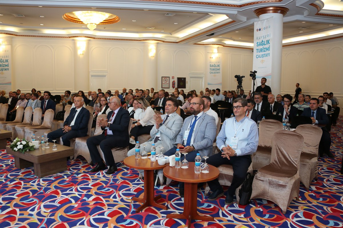 Kayseri’de Sağlık Turizmi Çalıştayı Gerçekleştirildi.
Kayseri Valiliği, Büyükşehir Belediyesi, Uluslararası Sağlık Hizmetleri A.Ş(USHAŞ), Erciyes Üniversitesi, Ticaret Odası, Anadolu Sağlık Turizmi Derneği(ASTUDER) tarafından düzenlenen “Sağlık Turizmi Çalıştayı gerçekleştirildi