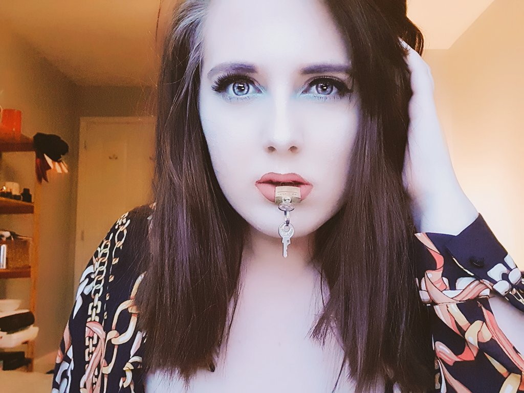 bossbitchbeth's tweet photo. Become locked for me https://t.co/ULltMK5UW9