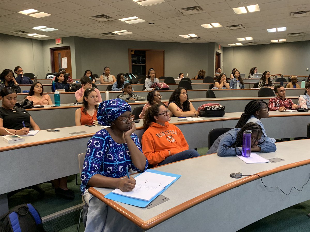 SEEDSAccess's tweet photo. During both 3-week residencies, students spend six days in academic classes, participate in assemblies & other special events, and take part in electives and sports. Follow along on Instagram (@newjerseyseeds) for continued updates on their summers! #seedssummer #njseedsoncampus https://t.co/ShO5e0IqG8