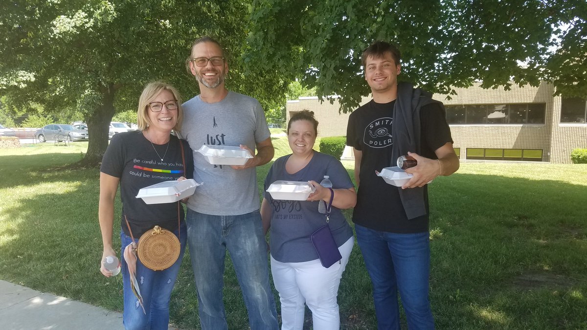 GrandviewMainSt's tweet photo. Thanks for stopping by #FoodTruckFriday on Main Street @MyDumpsterGuy crew!! https://t.co/PreLRs1Gb5