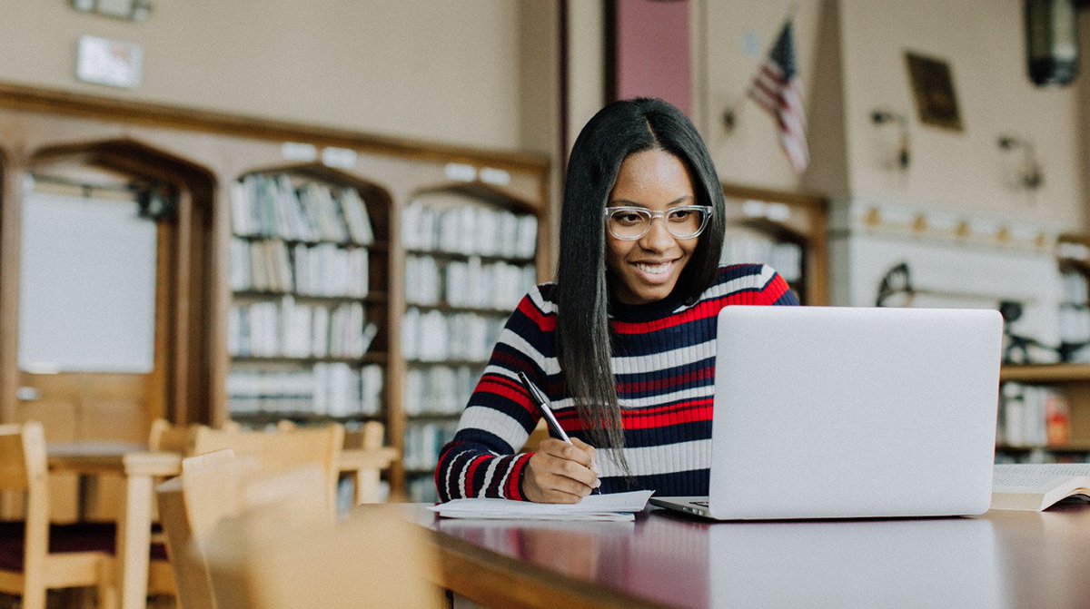 mc_typo's tweet photo. #freeforteachers What does teaching #literacy look like in our digital world today? Find advice and insights from educators with this free eBook via @LeadAndLearn. https://t.co/ETgXejnrq8 https://t.co/NItd8gEsk9