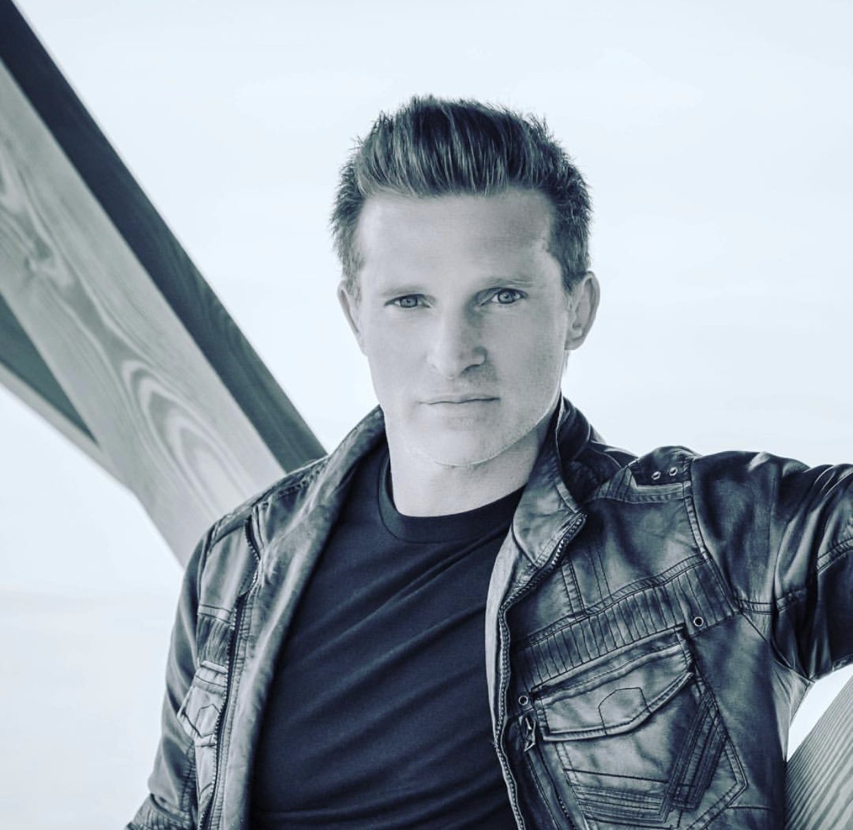 Happy Birthday to star, and fellow Steve Burton!  