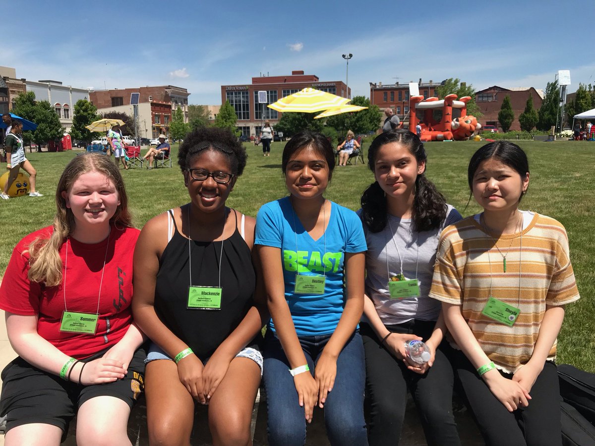 AttucksBandOrch's tweet photo. So proud to have these young ladies representing CA Orchestra at @musicforall Summer Symposium! @websteryoung @Attucks_Sports @AleesiaLJohnson @IPSSchools #mfacamp19 https://t.co/ybUlAlMSyt