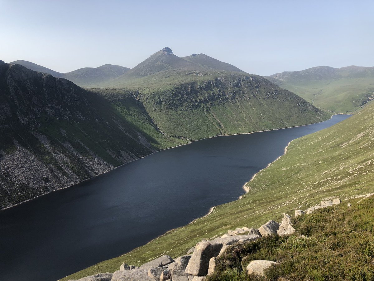 shirliemu's tweet photo. Gateway to the #mournes #bluelough #bencrom #carricklittle @Mournelive @MourneTips @walkhikeireland @WalkNI @NiTrekking @barrabest @WeatherCee @StormHour @TourismIreland @GoToIrelandCA @DiscoverIreland @DiscoverNI https://t.co/CI4zHL2z6p