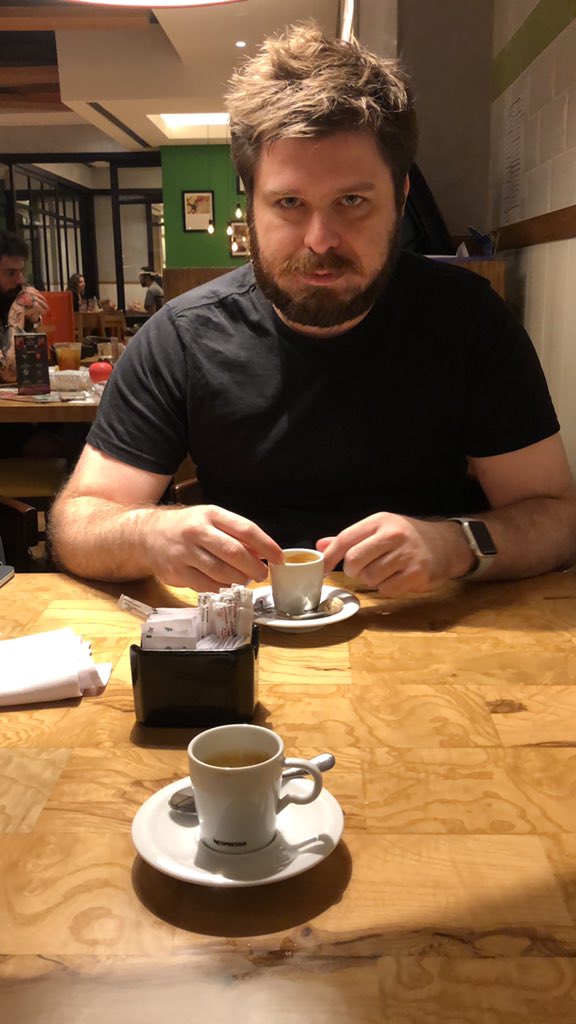 alanzoka's tweet image. Ai clannn a live vai atrasar um tiquinho porque to terminando de almoçar com o @dinotv