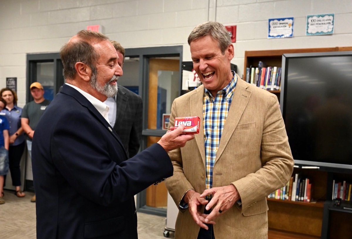 GovBillLee's tweet photo. Our third stop of the day was in Fayetteville with @RepPatMarsh, @ricktillisTN and @SenShaneReeves. So glad to be in Lincoln County with these great leaders, sharing the news of how we’re working together to make Tennessee a leader in the nation. https://t.co/Y0kcdugqaI