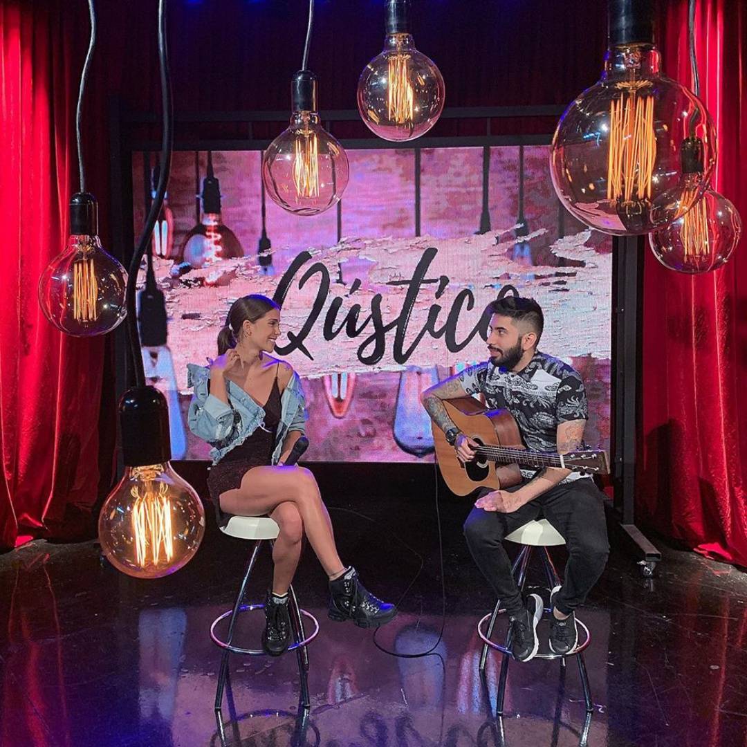ZZNoficial's tweet photo. 🎼 @Greeicy_Rendon tambien paso por el Especial #Aqustico de #Estudio69 [MUY PRONTO] Vamos a conocer como suena su Musica en este Formato Intimo que creo QHD 📺 https://t.co/H3Qg7U6A6o
