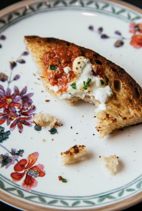 taureauxtavern's tweet photo. The perfect bite of our Baked Goat #Cheese 😋 https://t.co/gSj71RaRms