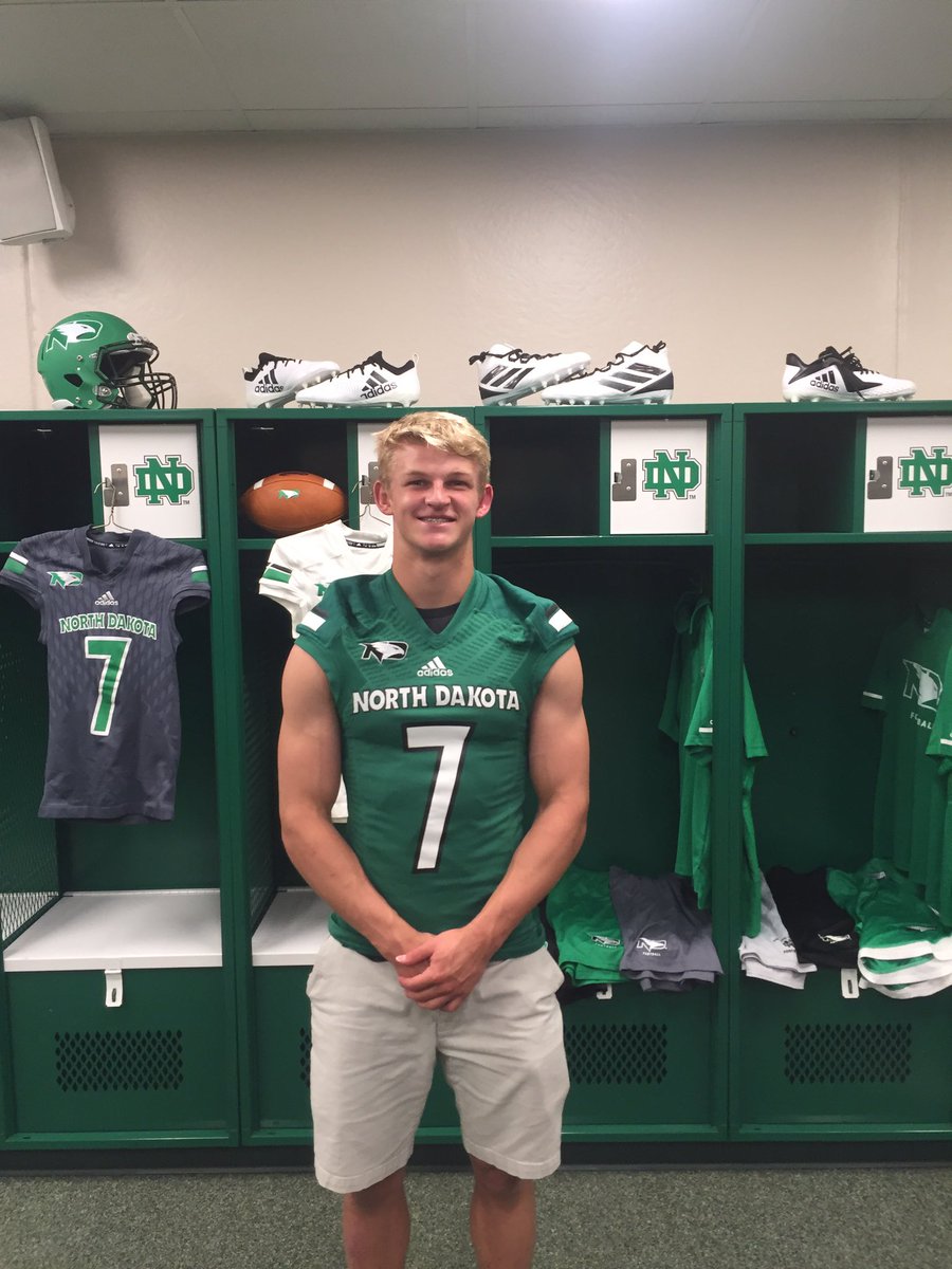 P__fish's tweet image. I am excited to announce my commitment to further my academic and football career at UND! Thanks to @UndCoachSchmidt @jschwenzfeier and @BubbaSchweigert for the opportunity!