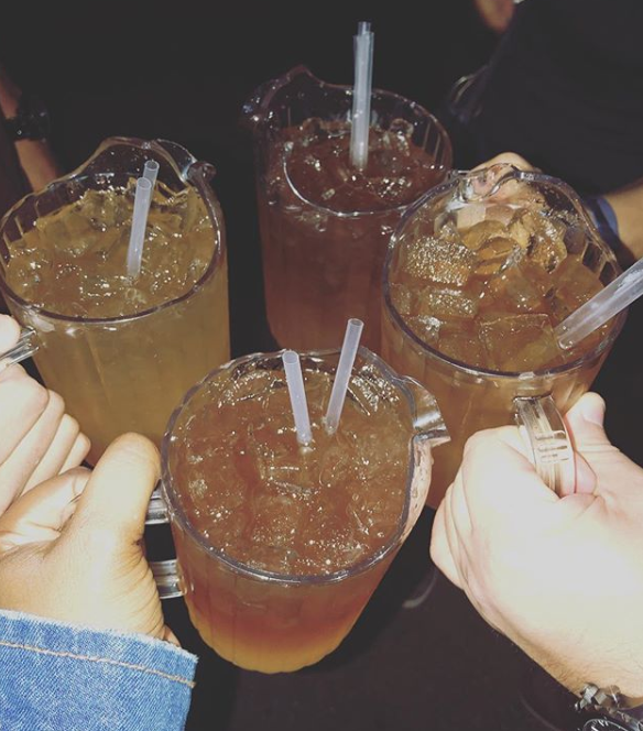 ShakespearesATX's tweet photo. Friday Night on 6th Street = Fun 
Friday Night on 6th Street with $5 Long Island Pitchers = AMAZING https://t.co/EU4uvjWBtF