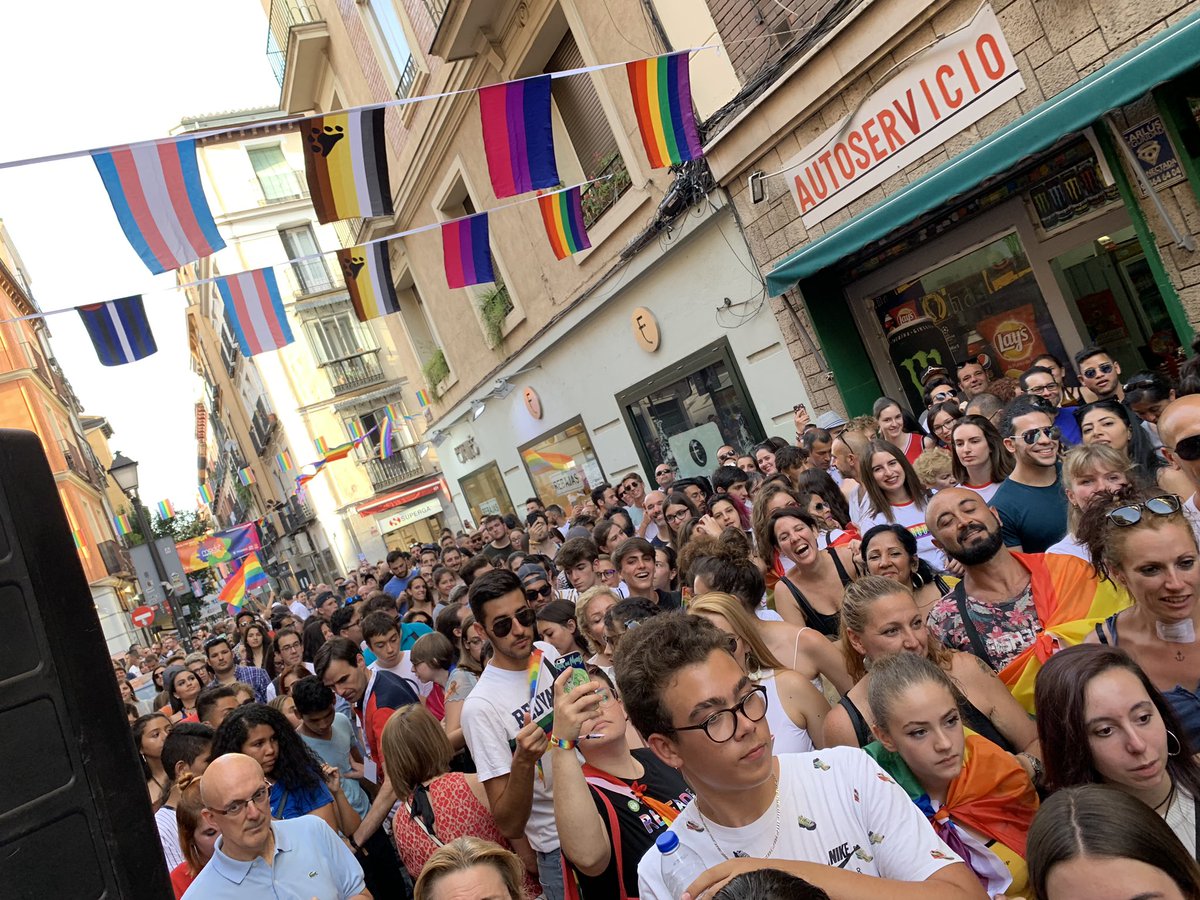 MADOrgullo's tweet photo. .@chumina_power y la lectura de un manifiesto en recuerdo de la #historia del #Orgullo sirven para inaugurar nuestras celebraciones del #Orgullo2019 #MadridOrgullo2019!! https://t.co/Io434PojEG