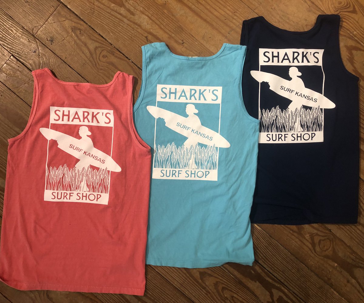 SharksSurfShop's tweet photo. Buy 3 Get 1 FREE.   On all tees and tanks 🏄‍♀️😎🌴
#sharkssurfshop
#surfkansas
#surfingbuffalo 
#downtownlawrence https://t.co/BBA0RIEopG